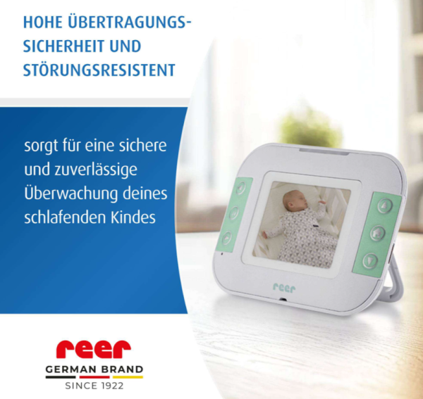 Kamera-Einheit der Reer BabyCam S mit integrierten Infrarot-LEDs für eine klare Nachtsichtfunktion im dunklen Kinderzimmer.